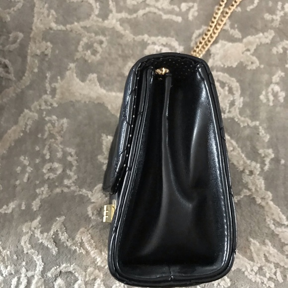 Gorgeous black quilted purse 🖤 - Picture 3 of 5